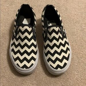 Chevron black ivory white Vans